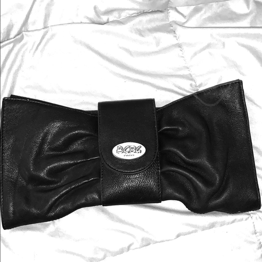 BCBG clutch
